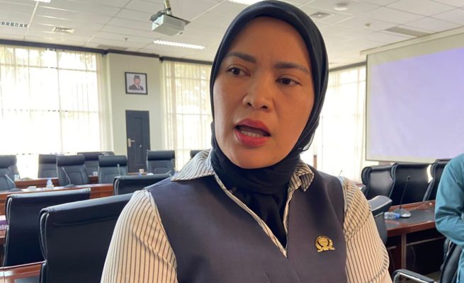 Wakil Ketua DPRD Kaltim, Yenni Eviliana saat diwawancarai awak media. (Ist).