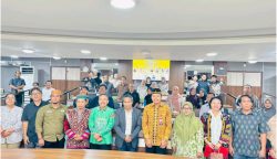 Fakultas Hukum Universitas Mulawarman dan Badan Registrasi Wilayah Adat jalin kerja sama dorong perlindungan masyarakat adat. Bertempat di Lantai 2 Gedung Rektorat Universitas Mulawarman, Samarinda, Kaltim, Jumat (8/5/2026) (Foto:Doc/PORTALKHATULISTIWA.COM).